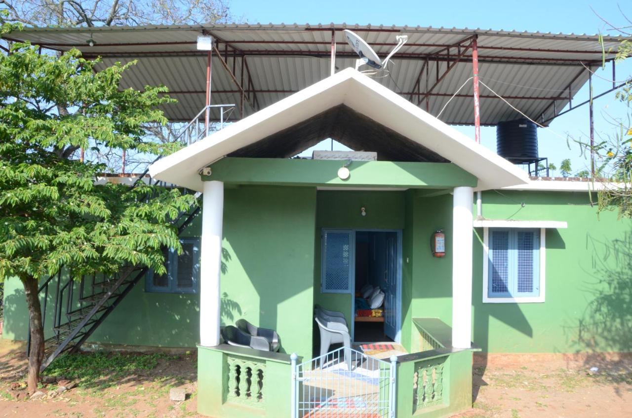 Aarraams Farms & Resorts Masinagudi Bagian luar foto