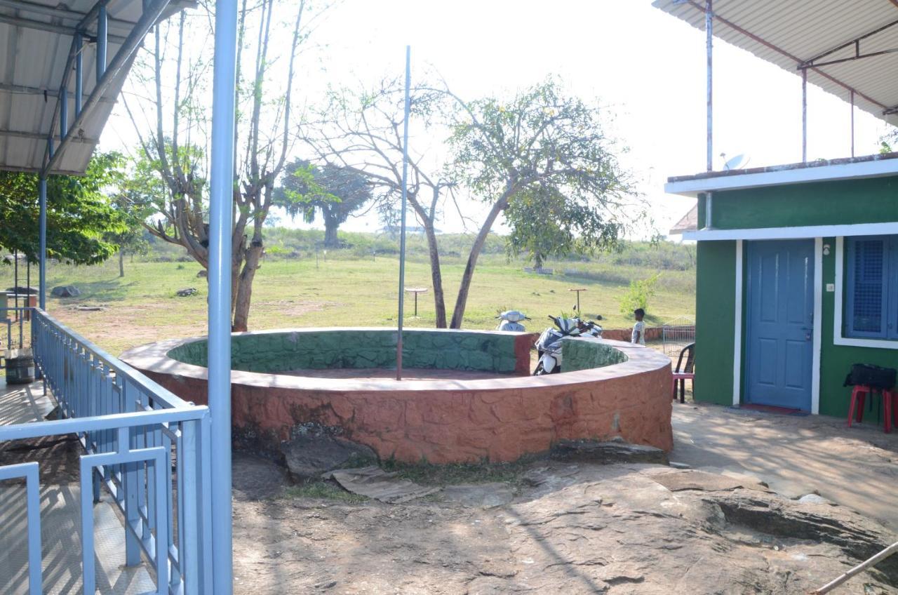 Aarraams Farms & Resorts Masinagudi Bagian luar foto